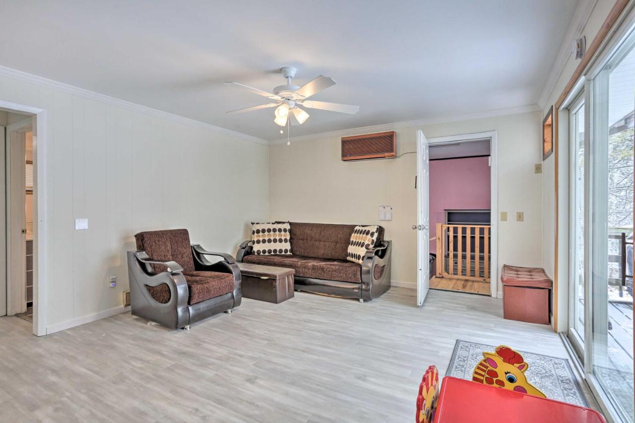 Large Greeley House With 2 Game And Yard! *