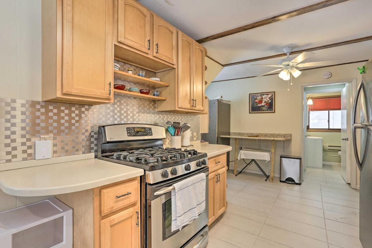 Large Greeley House With 2 Game And Yard!