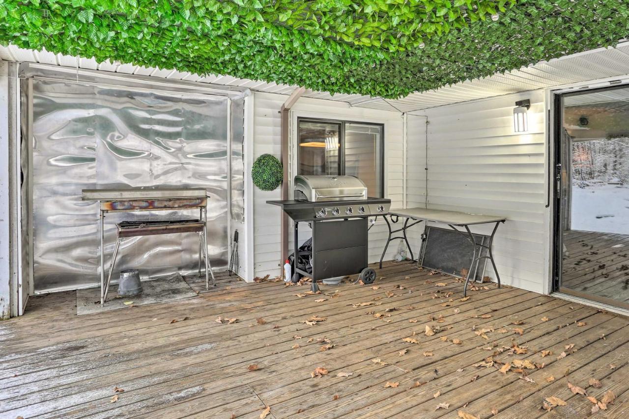 Large Greeley House With 2 Game And Yard! *