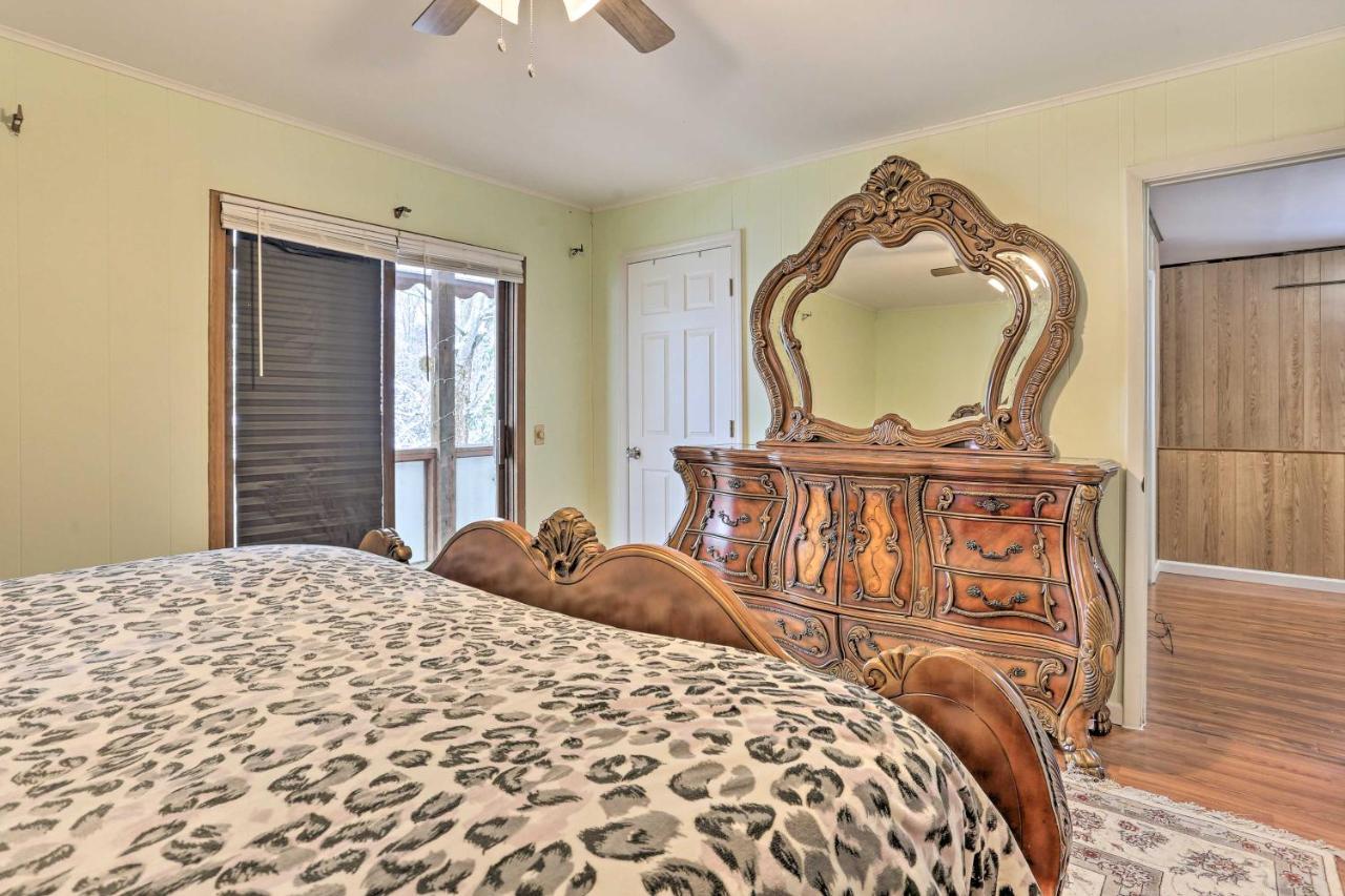 Large Greeley House With 2 Game And Yard!